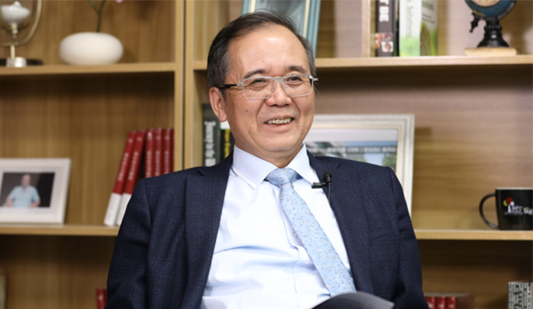 黄达人